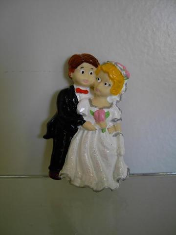 66882987 3 lembrancinhas para casamento em chaveiro para bebes criancas display