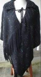 Poncho preto com gola display
