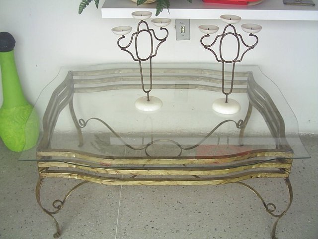 L 12 display
