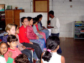 10.05.07.arco Íris.teatro  6  display