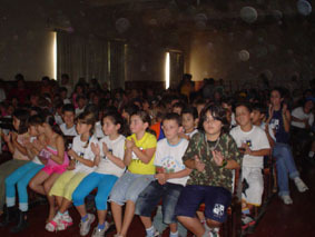 18.05.07.arco Íris.teatro  2  display