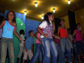 18.05.07.arco Íris.teatro  4  display