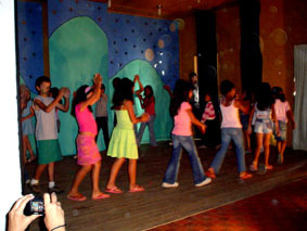 18.05.07.arco Íris.teatro  5  display