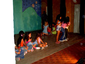 18.05.07.arco Íris.teatro  6  display