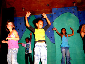 18.05.07.arco Íris.teatro  9  display