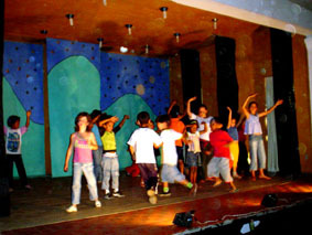 18.05.07.arco Íris.teatro  10  display