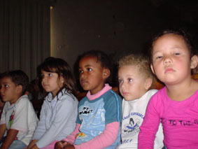 18.05.07.arco Íris.teatro  11  display