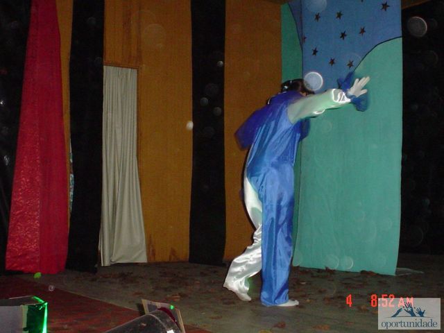 2006.06.04.criança no teatro.  10  display