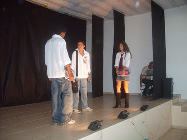2008.05.06.escola de teatro.  3  display