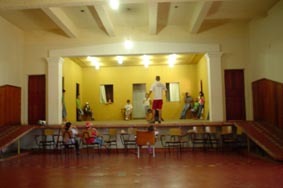 22.11.07.escola de teatro display