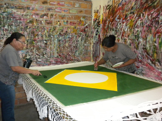  002212  display