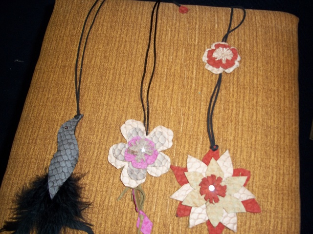  002838  display