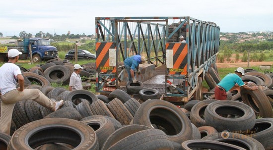 Pneus foram recolhidos e encaminhados para empresa de reciclagem em campo grande display