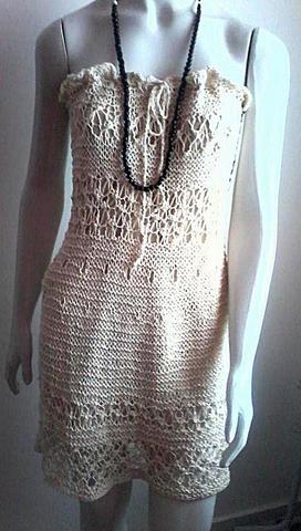 Vestido cru de trico display
