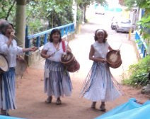 Caminhando e cantando e seguindo o ritmo  display
