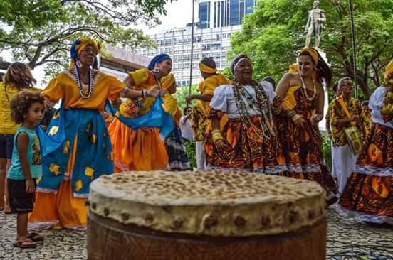 Ros ngela e zaki no maracatu display