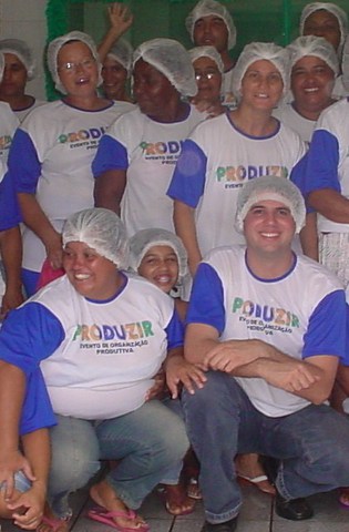 Cooperadas e professor walace oliveira display